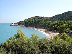 Vieste, Pizzomunno, Gargano - Splendida citt&agrave; sul Gargano, con numerosi alberghi, residence, hotel, villaggi, pensioni, agenzie e agriturismo a disposizione del Turismo. 